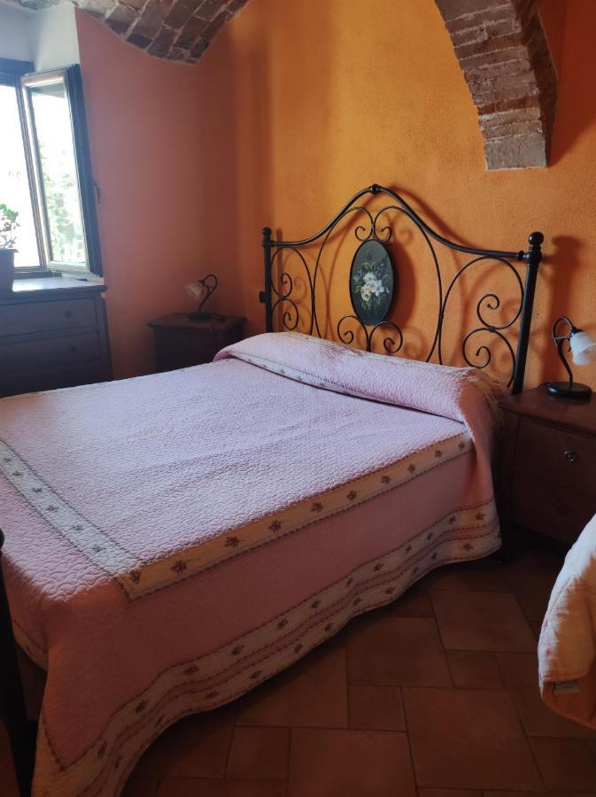 Bed and Breakfast Notti Magiche Castelvecchio Calvisio Екстер'єр фото